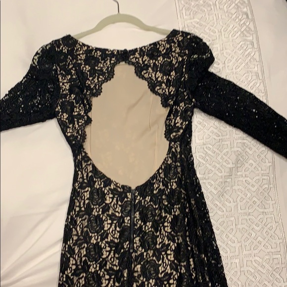 Black lace dress - Picture 4 of 4